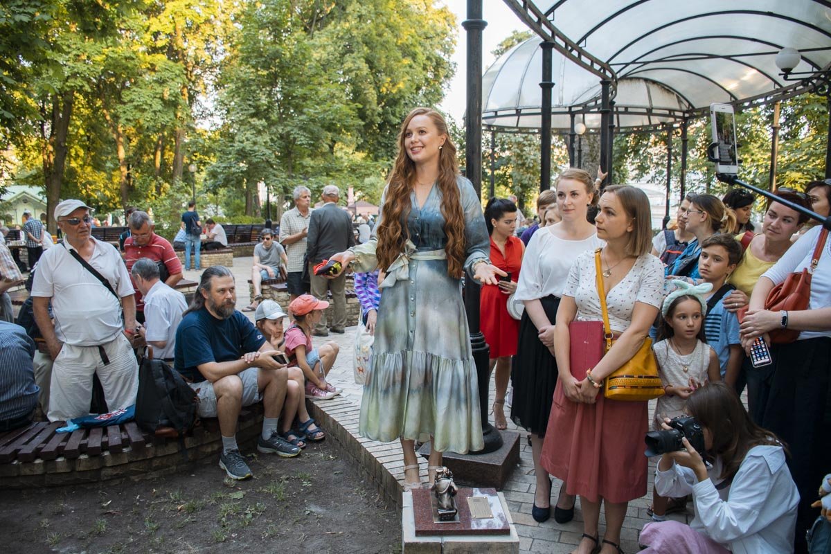 Создателем и идейным вдохновителем, как всегда, выступила менеджер Киева Юлия Бевзенко 