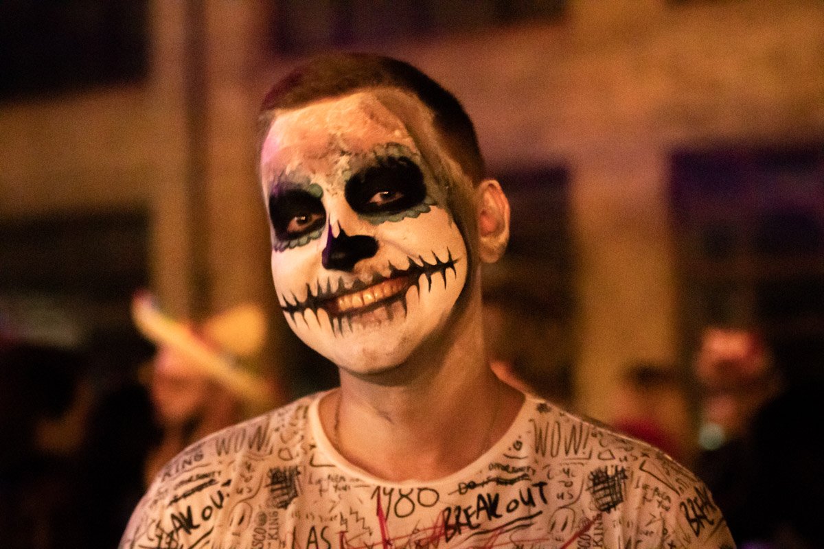 Двойная улыбка доказывает, что карнавал впечатлил фестивальщиков 