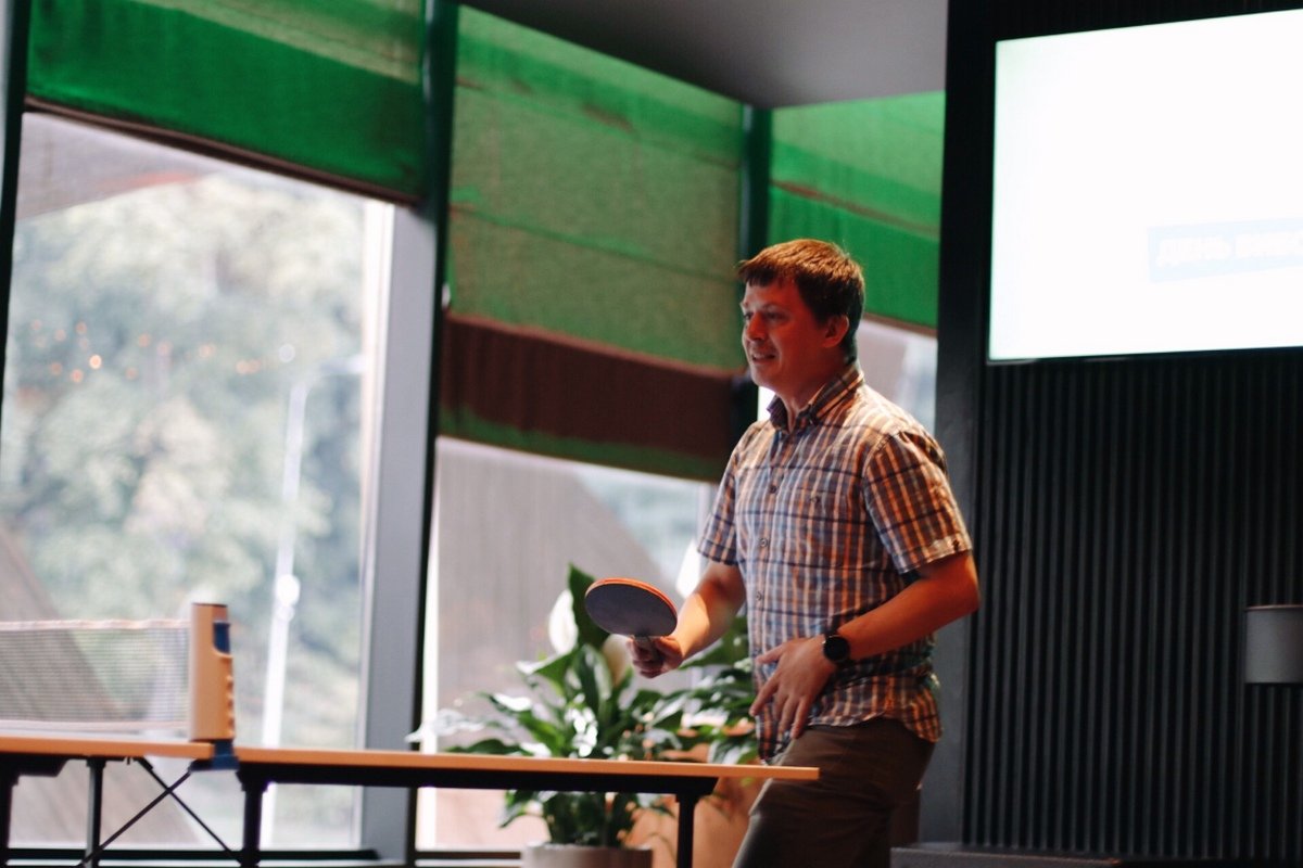 В день парламентских выборов всех представителей СМИ ожидали в штабе "Слуги народа" 