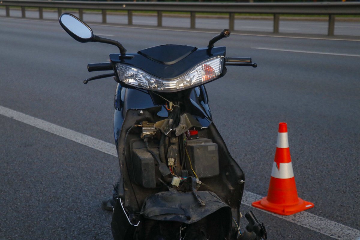 Впрочем, причиной аварии могла быть и резкая остановка такси