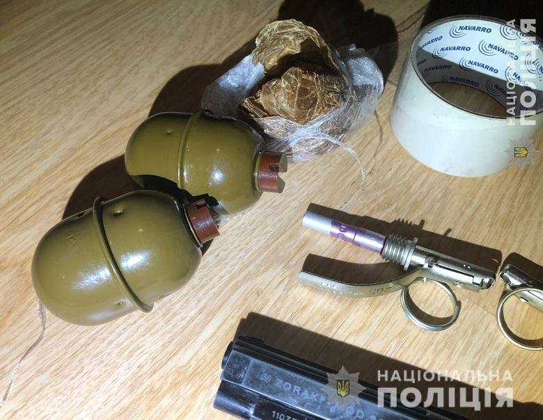 Работники полиции изъяли около 40 патронов и два корпуса гранаты РГД-5