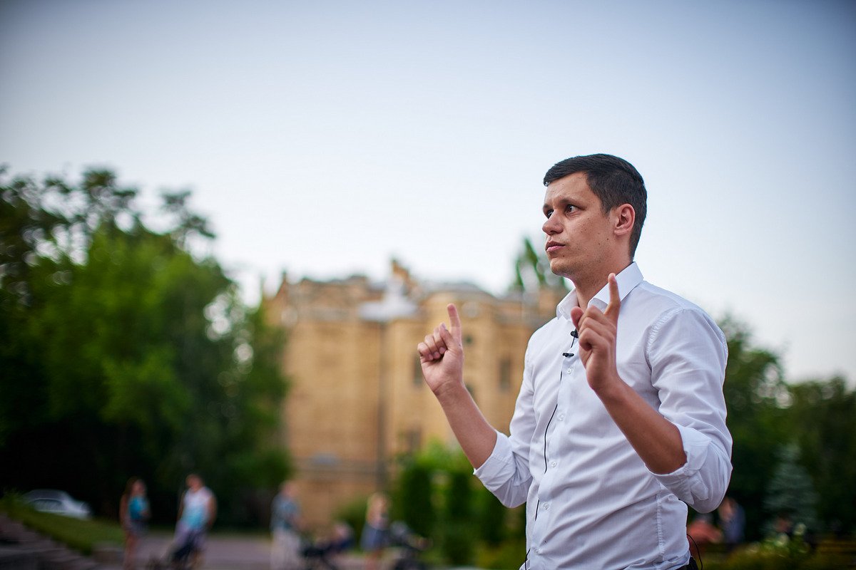 Роман Грищук в своей программе обещал уделить внимание молодежной политике