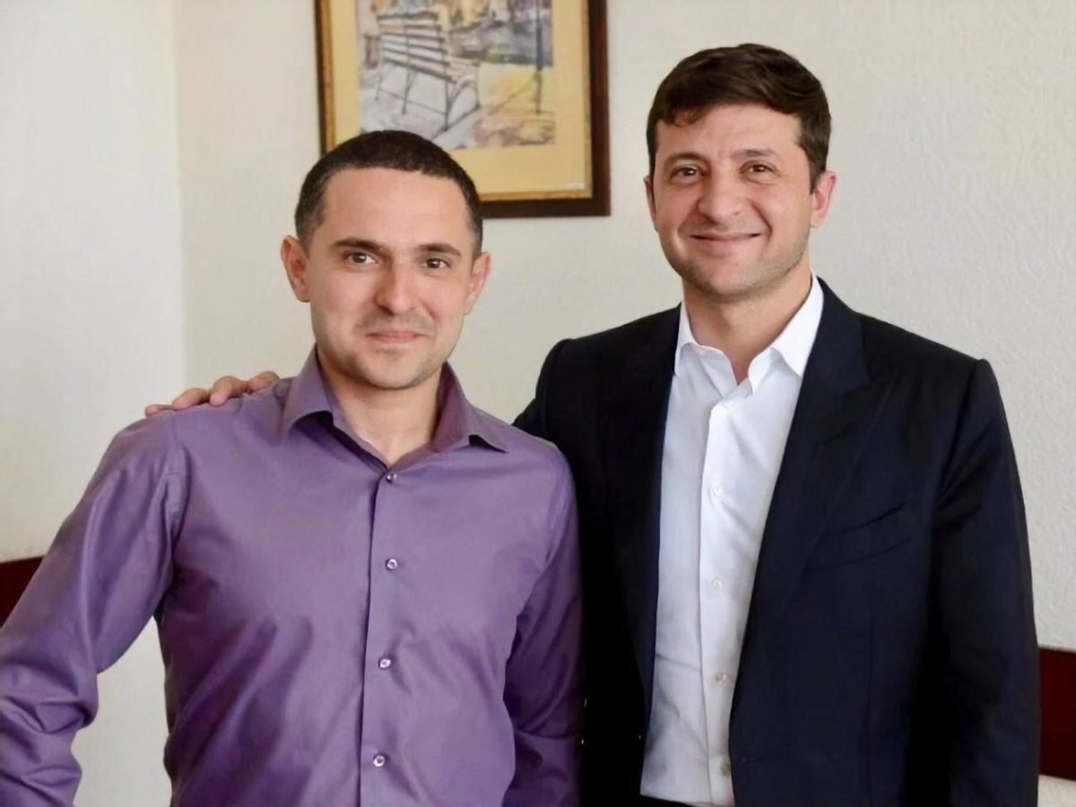 Александр Куницкий уверенно побеждает на своем мажоритарном округе