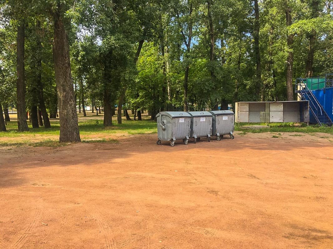 Есть и чистые места в Гидропарке Есть и чистые места в Гидропарке