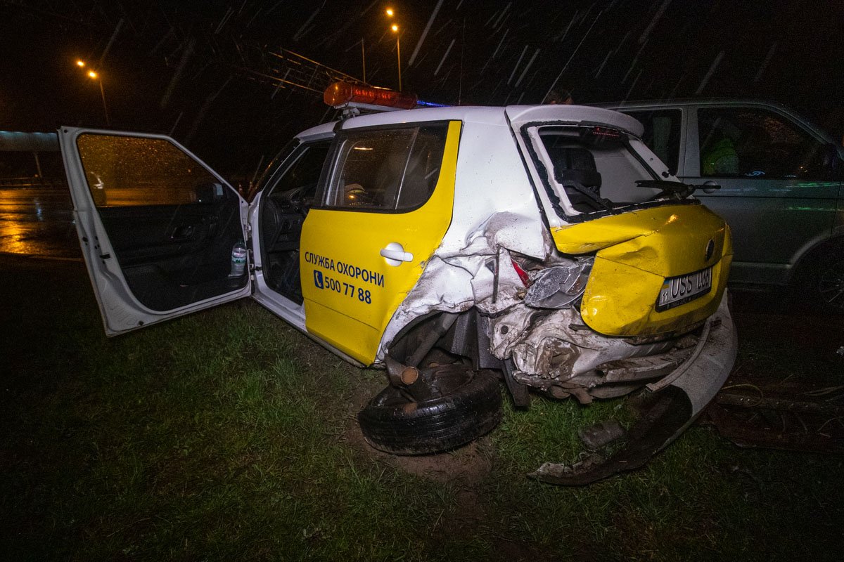 Mercedes влетел в Skoda Mercedes влетел в Skoda