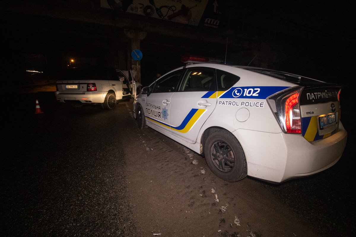 На месте работал экипаж патрульной полиции На месте работал экипаж патрульной полиции