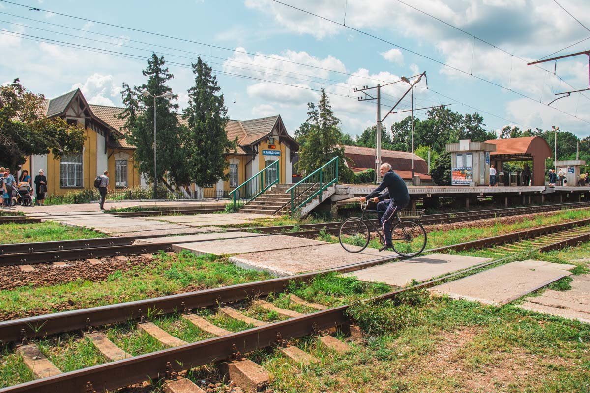 В Клавдиево-Тарасово долгие годы не могут построить переход через ж/д пути В Клавдиево-Тарасово долгие годы не могут построить переход через ж/д пути