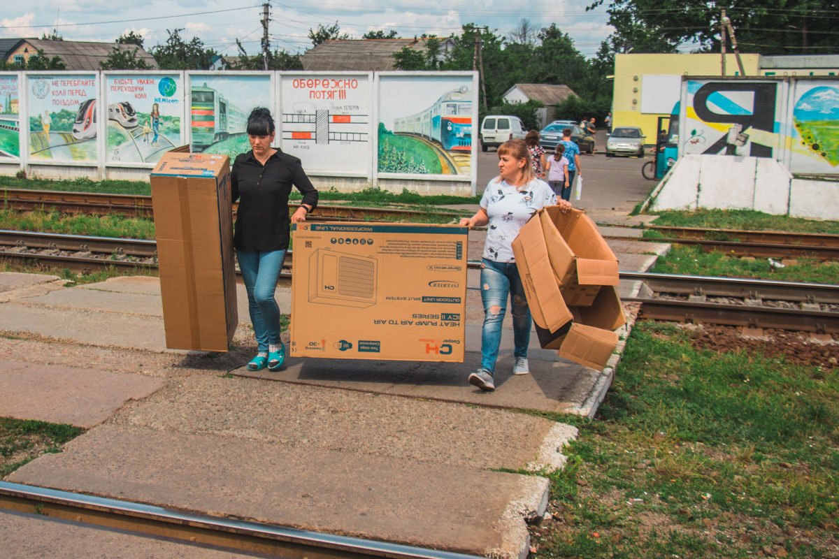 Большинство местных жителей даже не знают о том, что на станции нет перехода Большинство местных жителей даже не знают о том, что на станции нет перехода