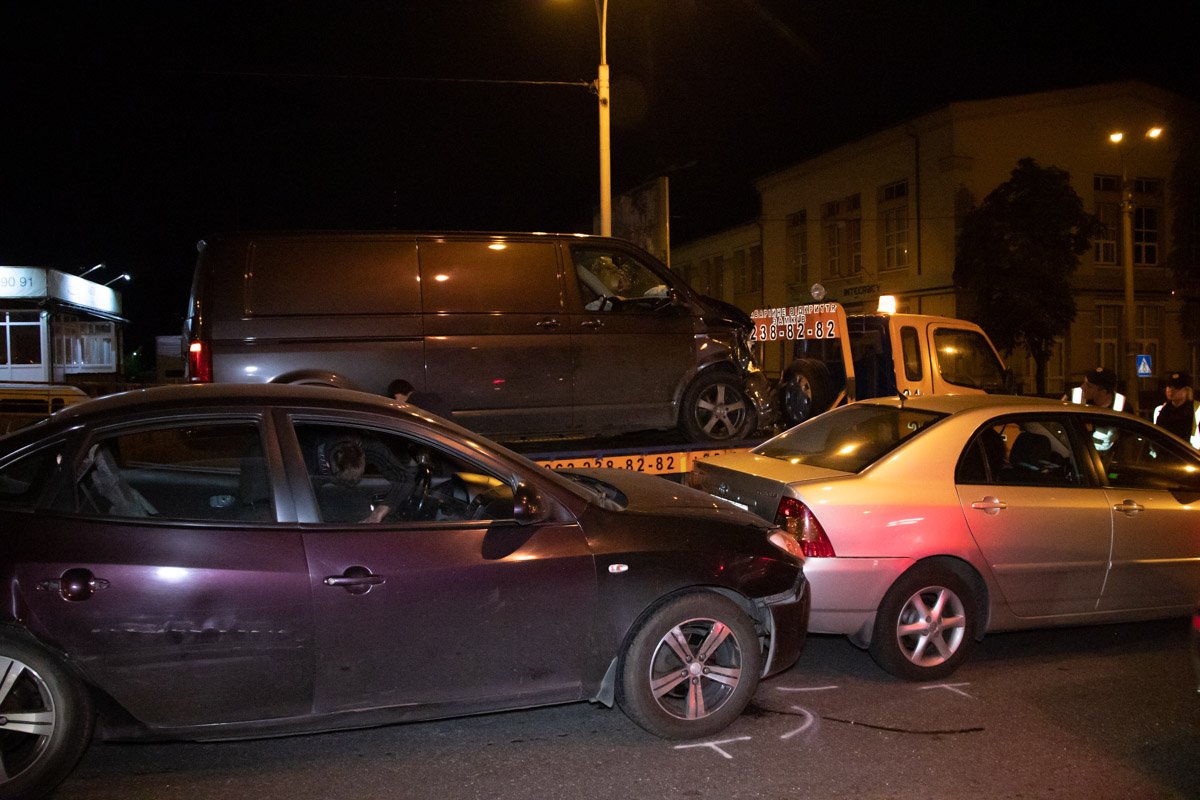 До этого патрульные оформляли ДТП между Hyundai и Toyota 