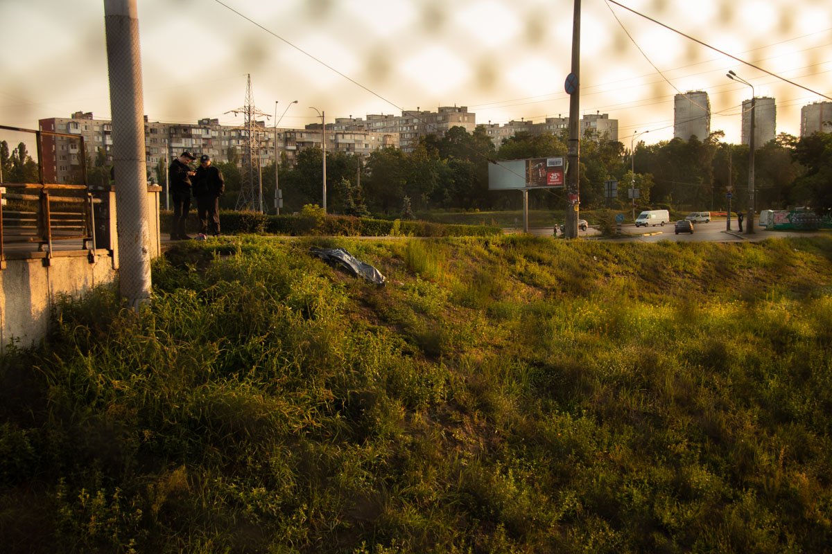 Тело лежало на склоне возле перрона станции 