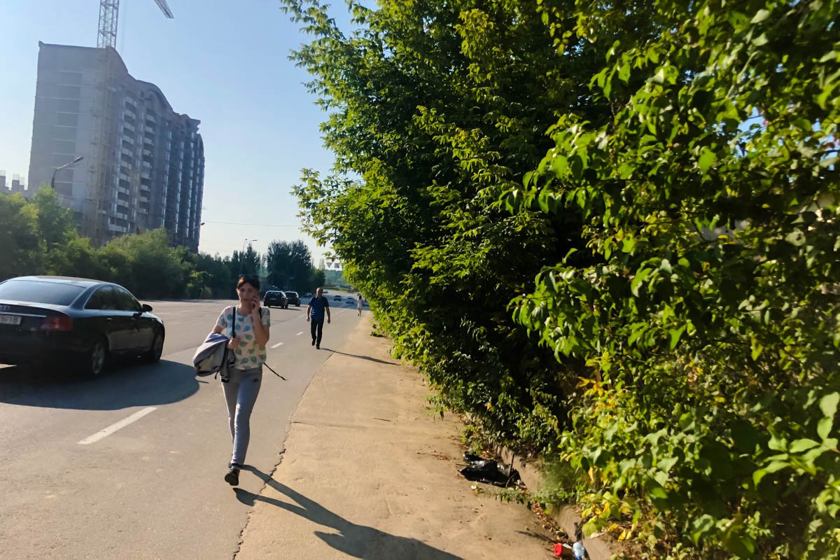 Трафик по Маршала Конева оживленный круглосуточно