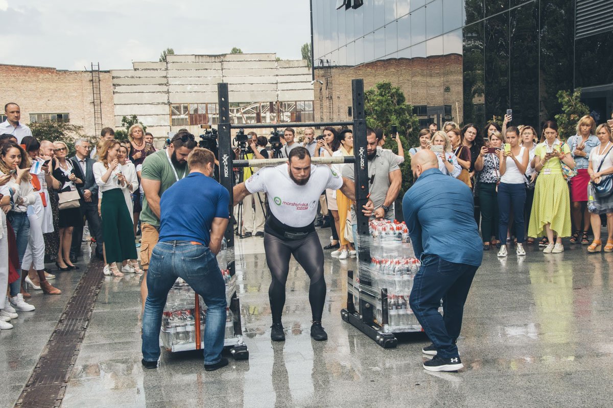 Алексей Новиков сделал это на глазах у десятков зрителей Алексей Новиков сделал это на глазах у десятков зрителей