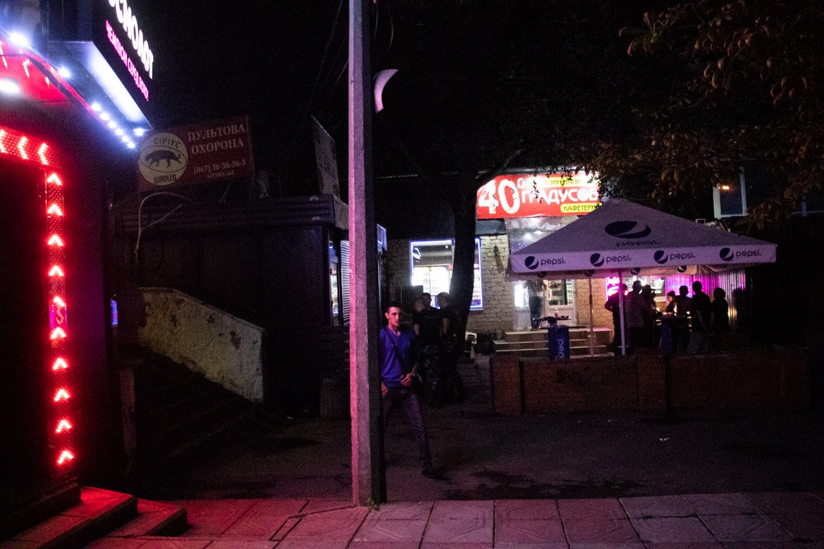 В Соломенском районе Киева неадекват напал на кафетерий 