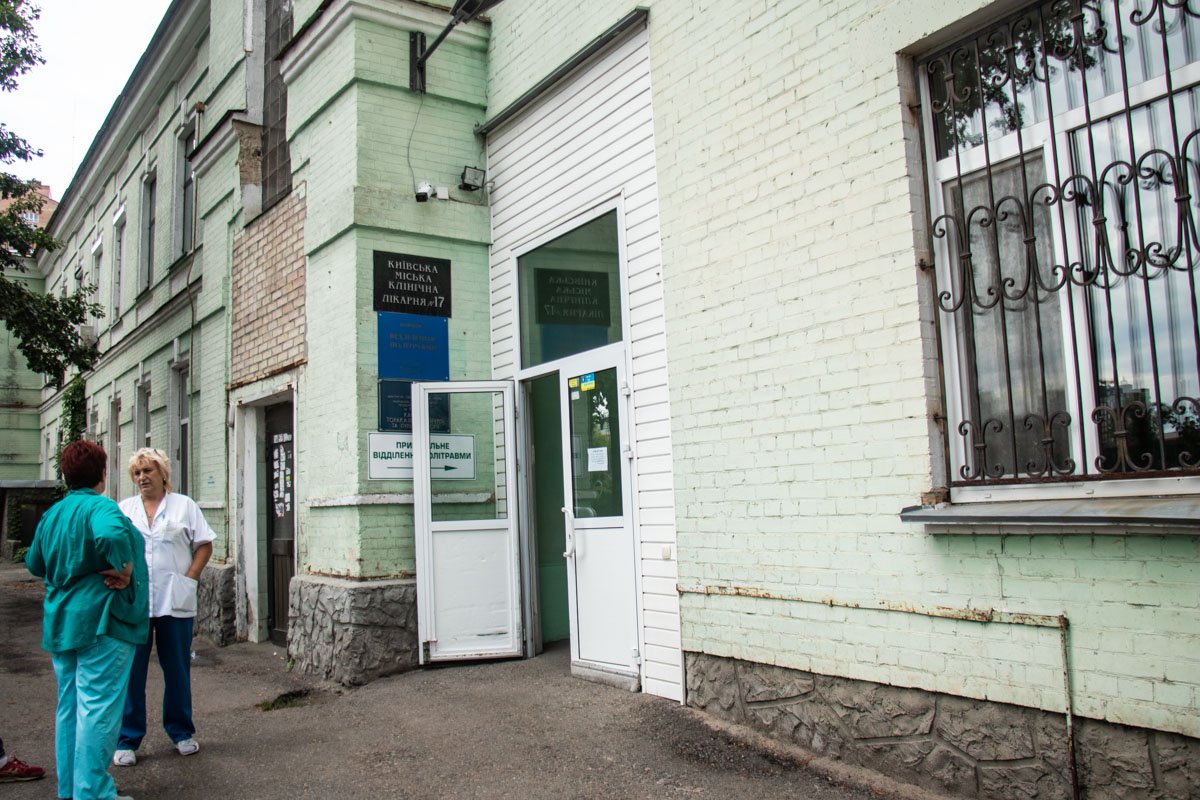 Пострадавшего переместили в операционную Пострадавшего переместили в операционную