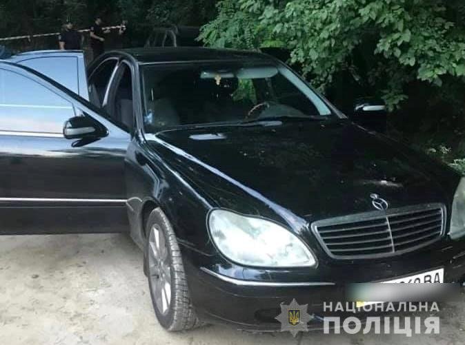 Под Киевом в селе Крюковщина, Киево-Святошинского, района группа людей напала на 35-летнего водителя автомобиля