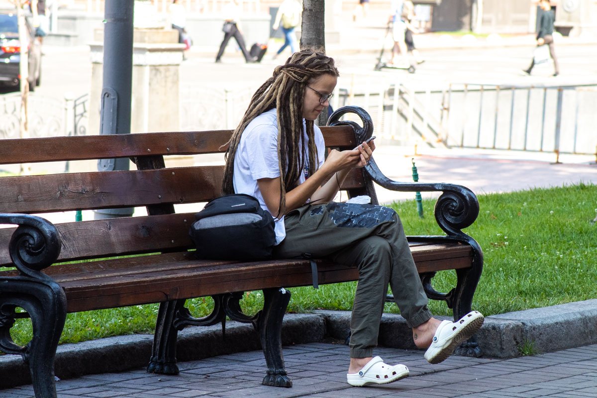 Каждый занимался своими делами