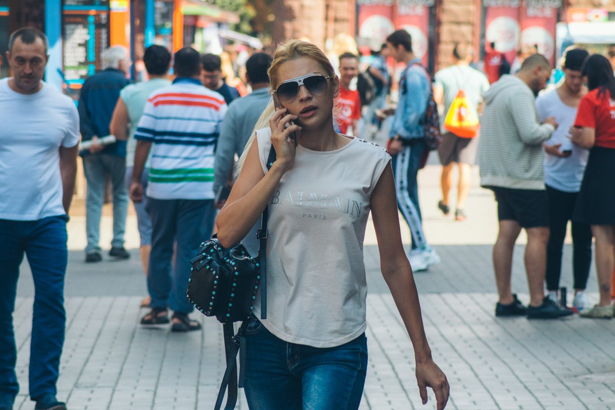 А кто-то спешит по делам