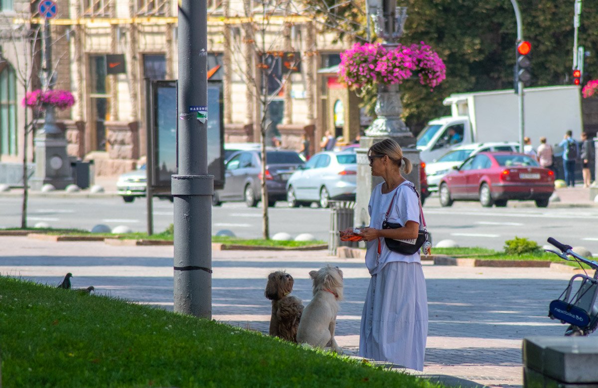 Каждый проводит обеденное время как ему нравиться