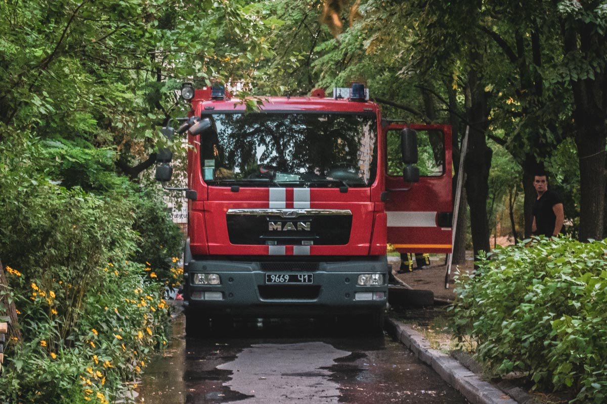 В пятницу, 26 июля, в жилом пятиэтажном доме по адресу проспект Алишера Навои, 59 произошел пожар В пятницу, 26 июля, в жилом пятиэтажном доме по адресу проспект Алишера Навои, 59 произошел пожар