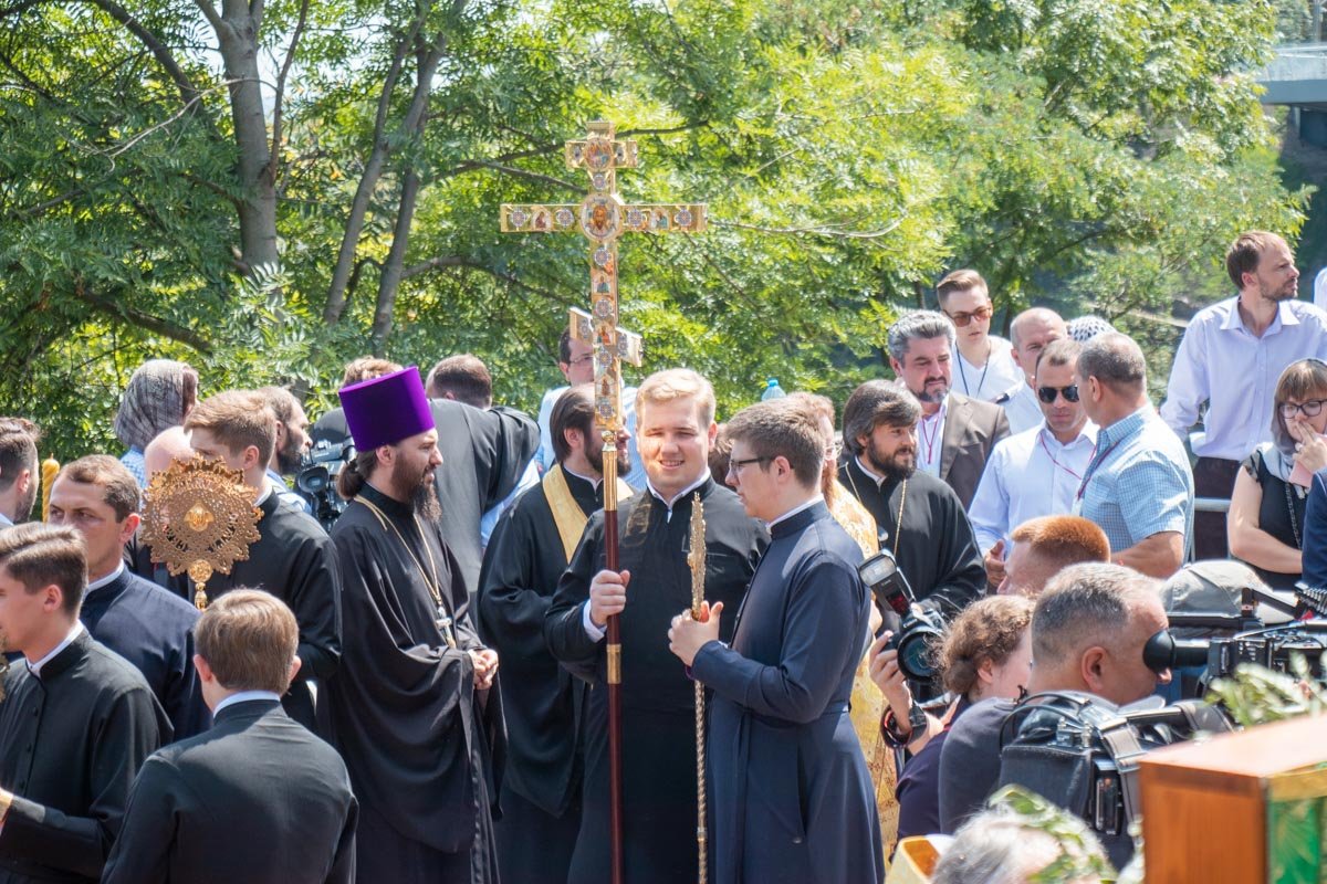 В ожидании молебна В ожидании молебна