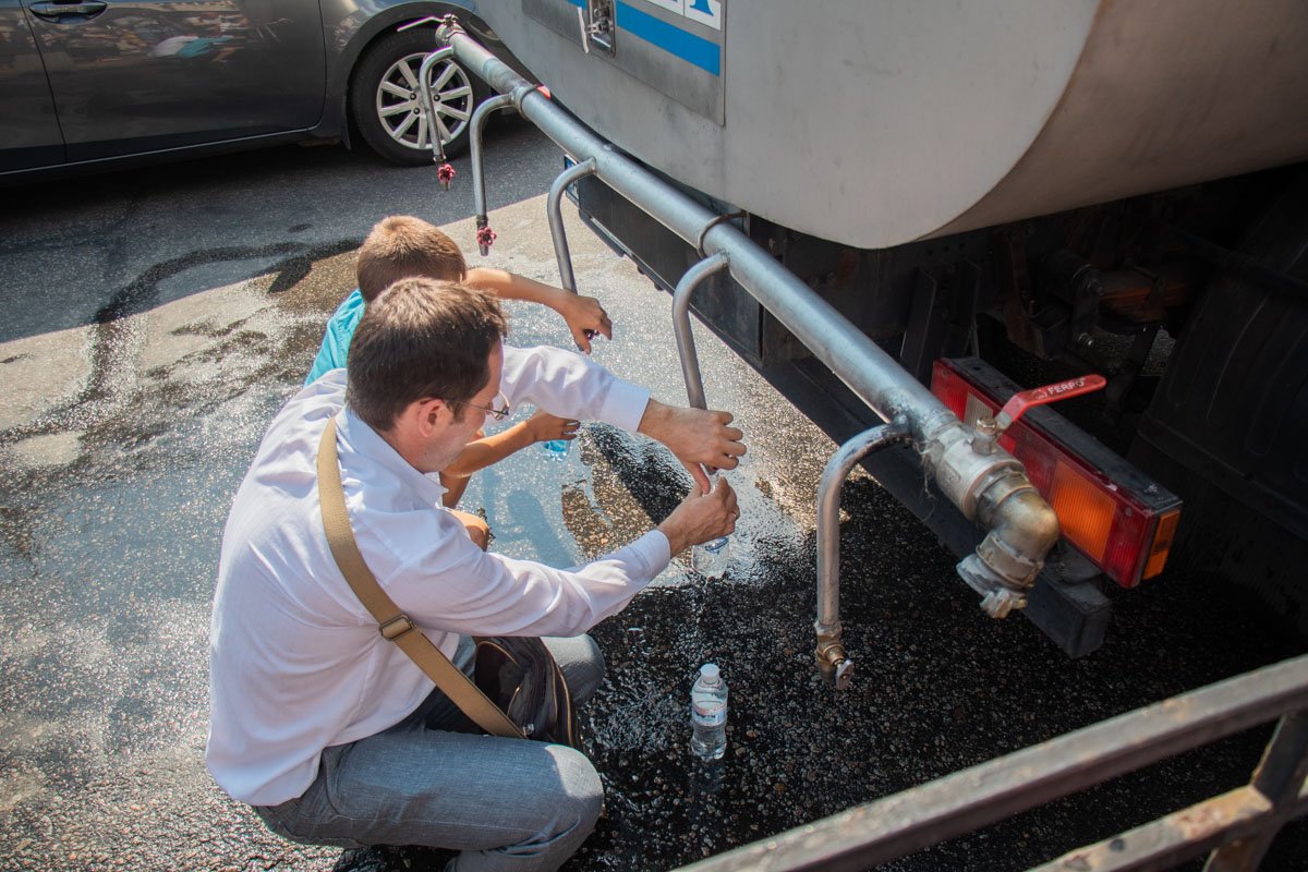 У Киево-Печерской лавры можно было набрать воду У Киево-Печерской лавры можно было набрать воду