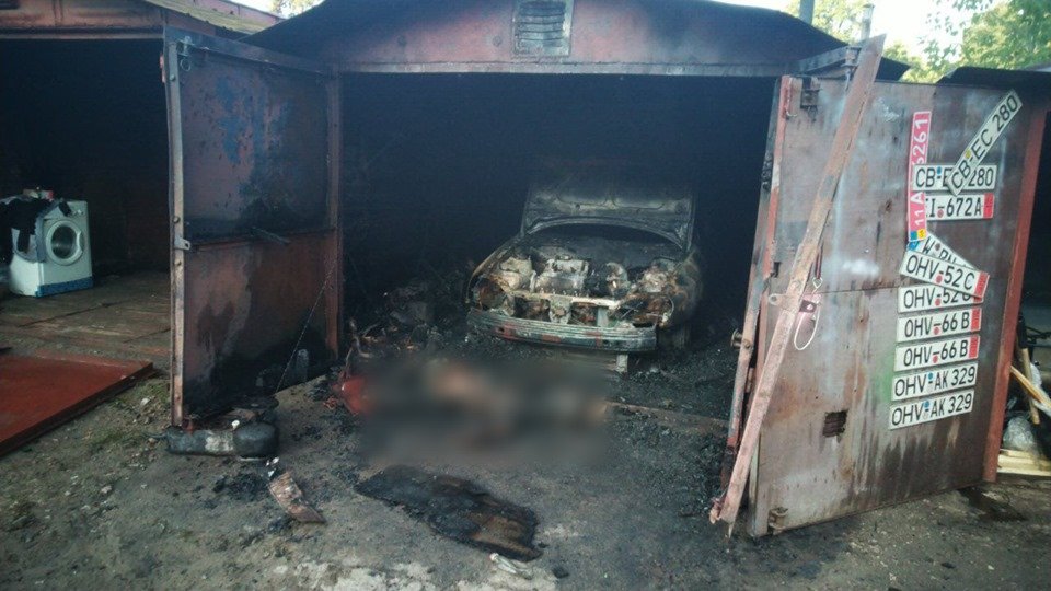В сгоревшем гараже нашли труп мужчины В сгоревшем гараже нашли труп мужчины