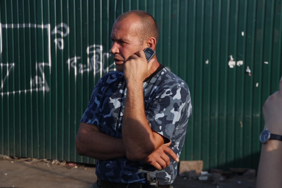 Охранник стройки рассказал, что в интернете можно найти предупреждение о временных изменениях