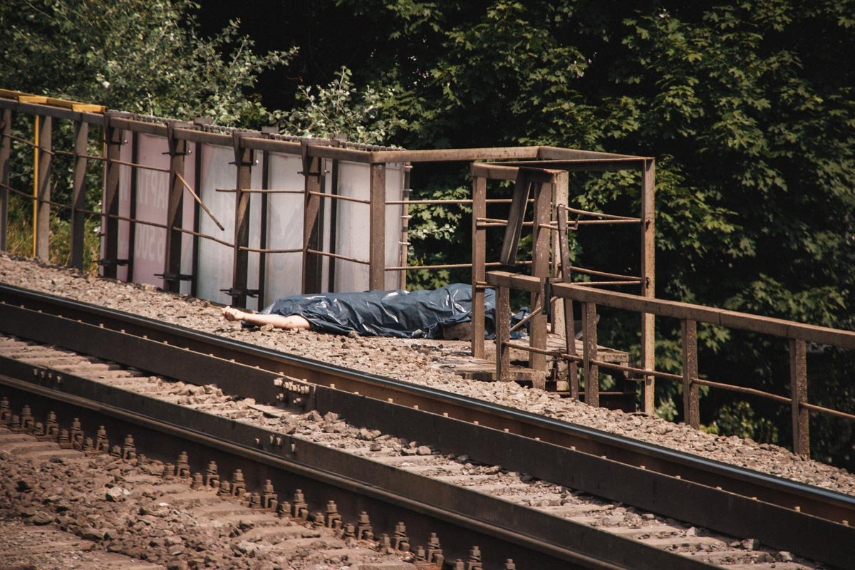 На железнодорожной станции «Сырец» поезд сбил человека На железнодорожной станции «Сырец» поезд сбил человека