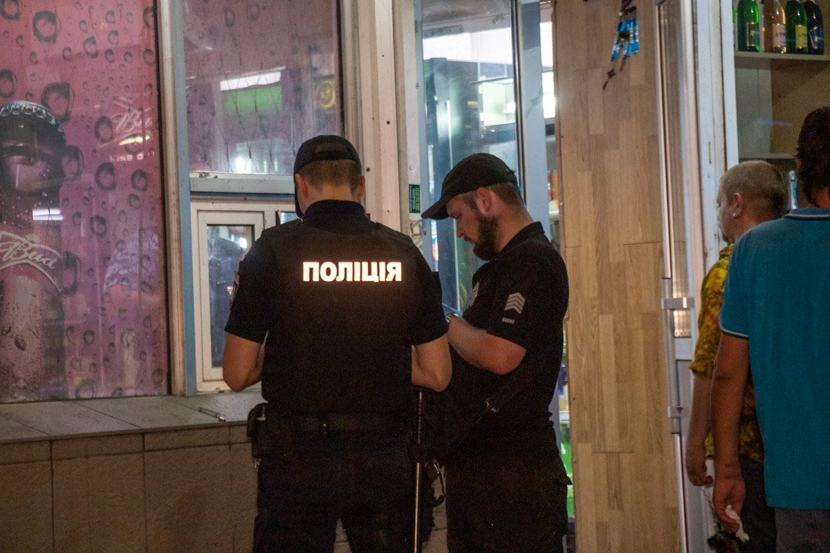 Вскоре полиция нашла стрелка возле его дома