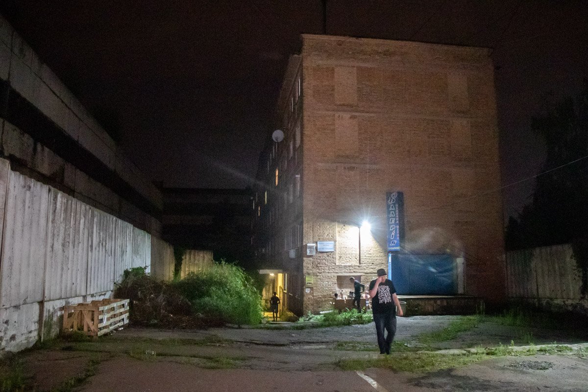 В Киеве парень пытался свести счеты с жизнью 