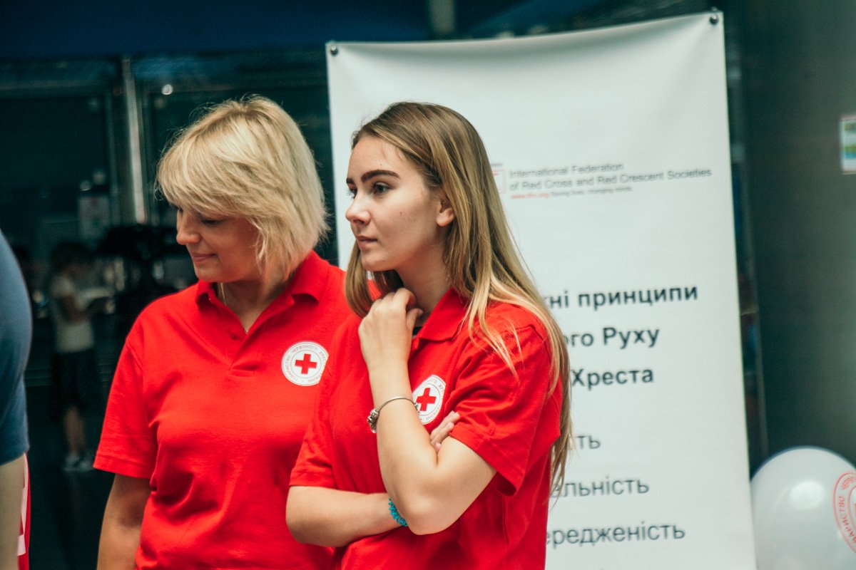 Акция должна показать методы оказания первой помощи до приезда "скорой" или медицинской службы вокзала