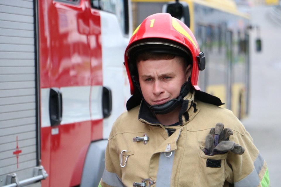 Они не щадят себя Они не щадят себя