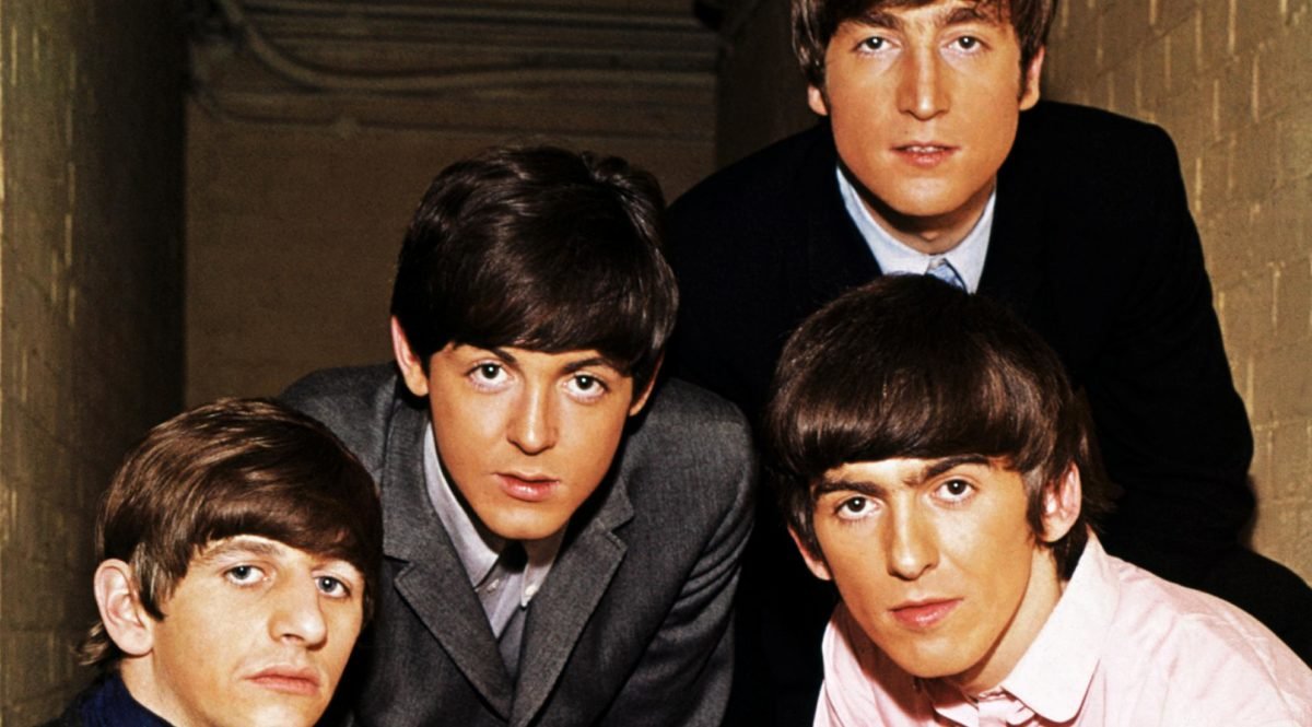 The Beatles в симфонической обработке и под прохладные коктейли - отличное завершение любого, а не только рабочего дня The Beatles в симфонической обработке и под прохладные коктейли - отличное завершение любого, а не только рабочего дня