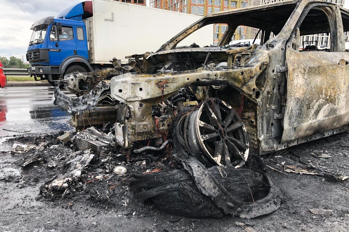 Девушка успела выскочить из салона 