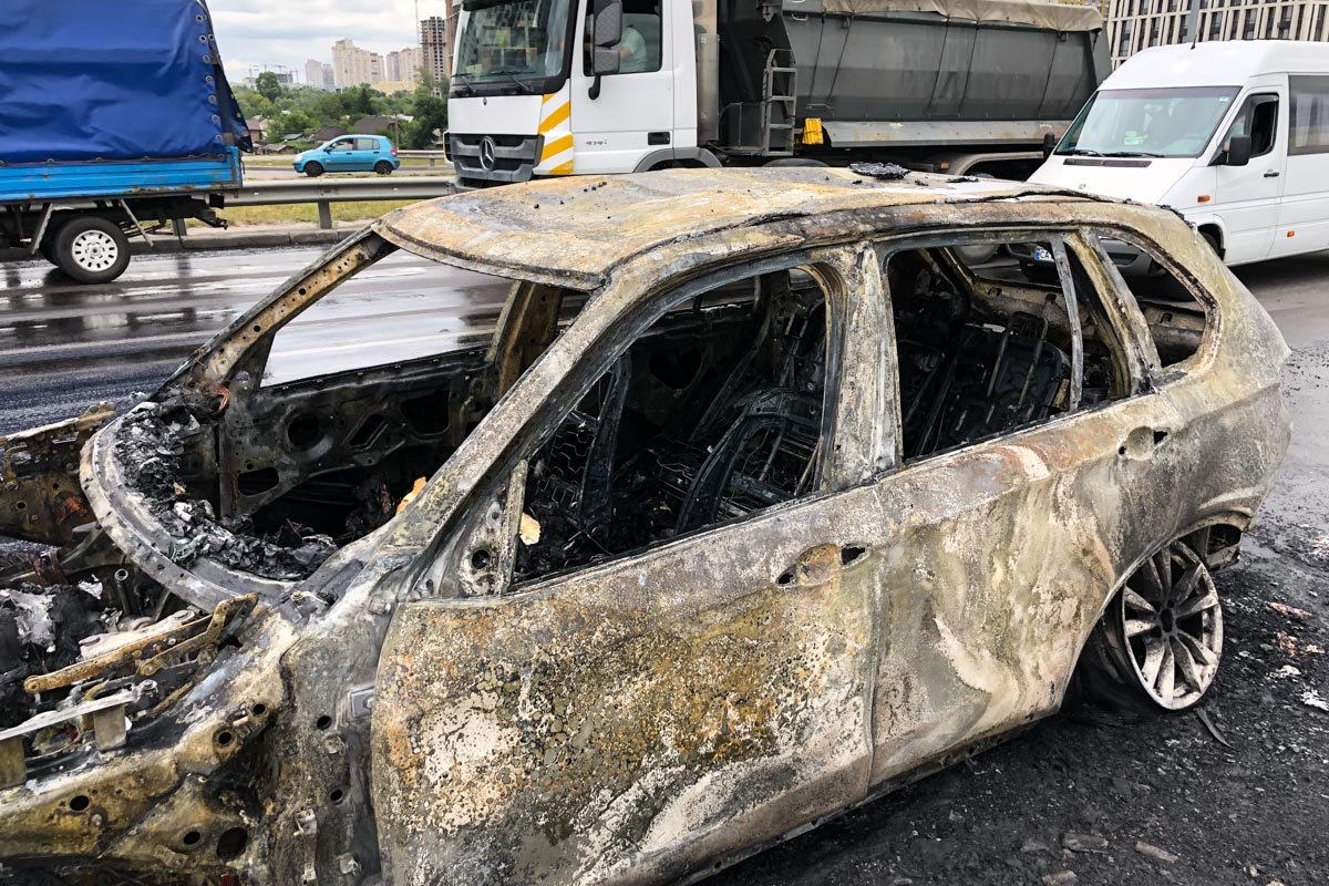 Причины возгорания устанавливает следствие 