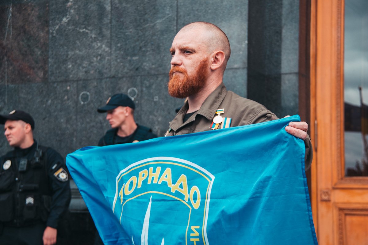 Много добровольцев батальона Торнадо сидят в тюрьме. Их побратимы считают, что заключения носят политический мотив