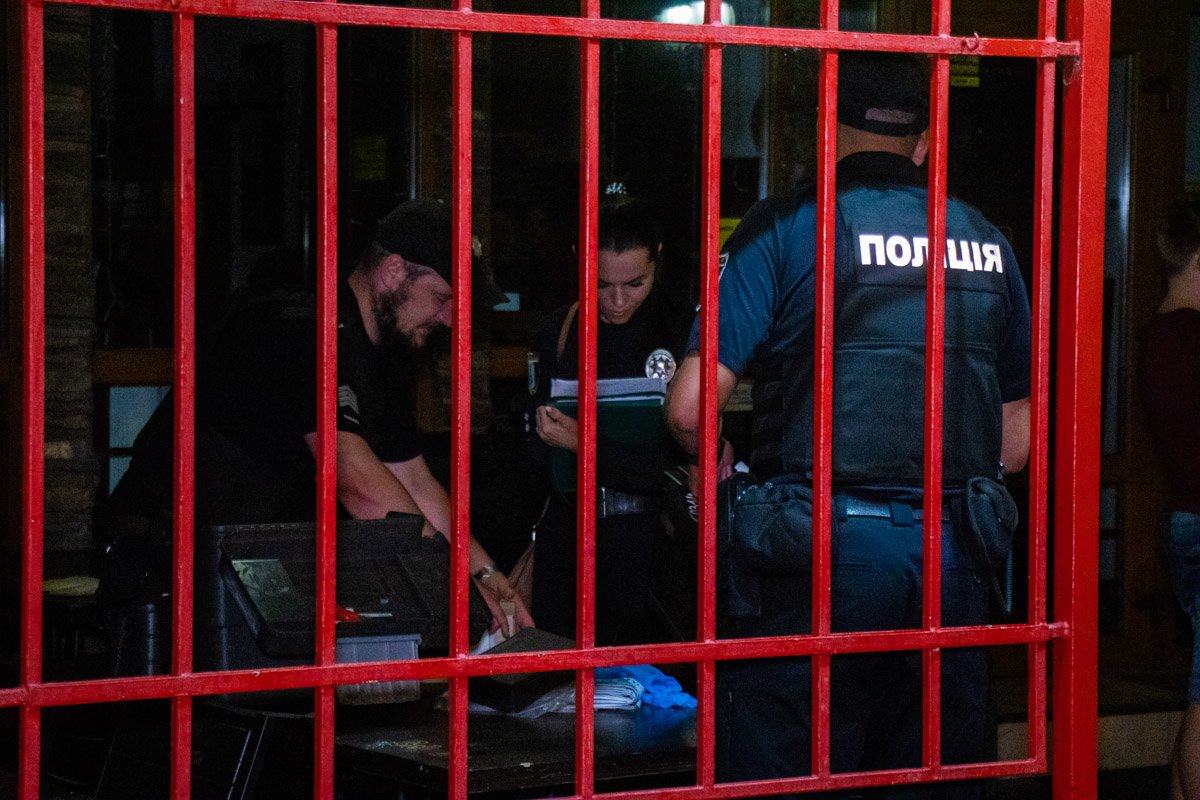 Причиной для этого послужил внезапный лай собаки Причиной для этого послужил внезапный лай собаки