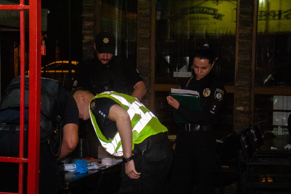 К счастью, трое пострадавших остались живы К счастью, трое пострадавших остались живы