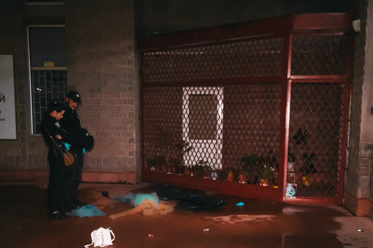 На вид погибшей было около 30 лет На вид погибшей было около 30 лет