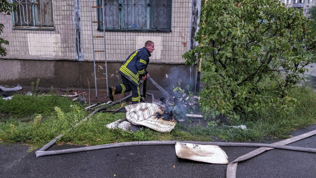 В Киеве по адресу улица Пражская, 22 произошел пожар