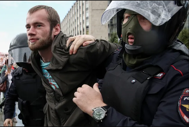 Всего силовики задержали от 600 до 700 человек Всего силовики задержали от 600 до 700 человек