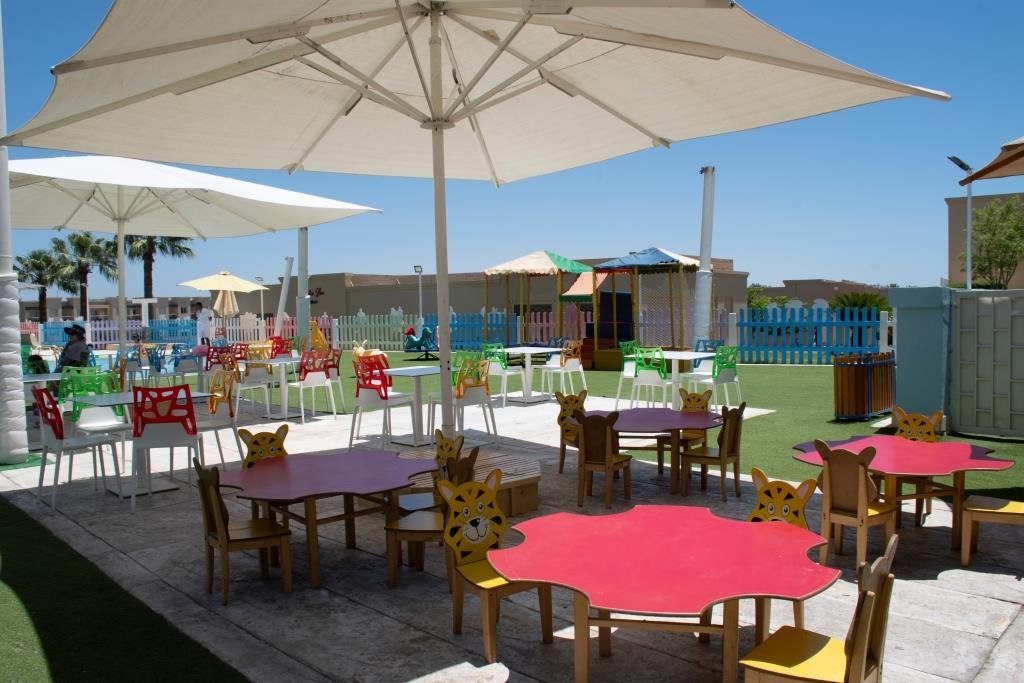 Это будто детский городок, где все сделано так, что дети просыпаясь, просят поскорее снова привести их сюда Это будто детский городок, где все сделано так, что дети просыпаясь, просят поскорее снова привести их сюда