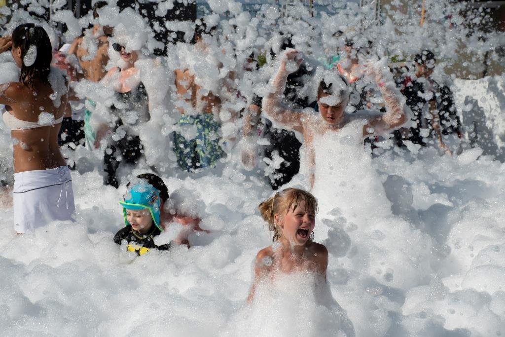 Пена-пати - любимое развлечение и детей, и взрослых Пена-пати - любимое развлечение и детей, и взрослых