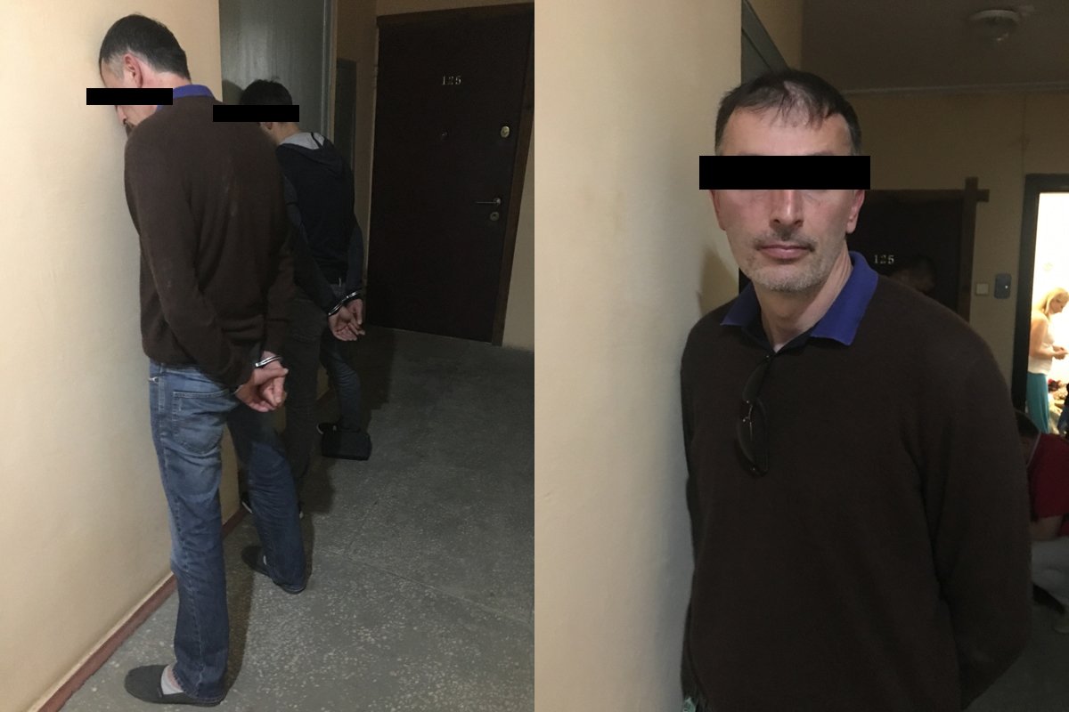 Еще двоих подозреваемых патрульные нашли на чердаке жилого дома Еще двоих подозреваемых патрульные нашли на чердаке жилого дома