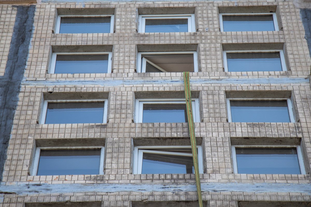 Из квартиры 7 этажа женщина кричала о помощи