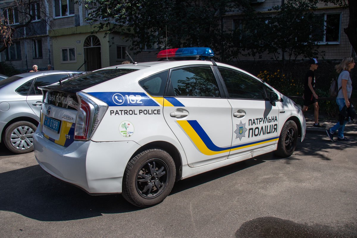 На месте работали экипажи патрульной полиции, медики, четыре единицы техники спасателей и следственно-оперативная группа