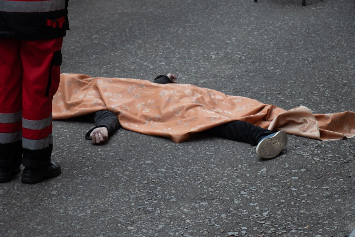 Погибшему было около 25 лет 