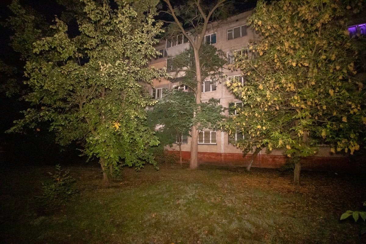 В ночь на 6 августа в Киеве по адресу проспект Алишера Навои, 78 произошел несчастный случай