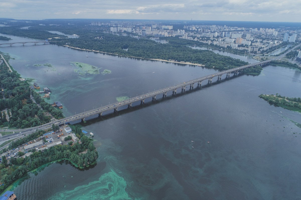 Правда, с высоты птичьего полета все проблемы полувекового моста незаметны Правда, с высоты птичьего полета все проблемы полувекового моста незаметны