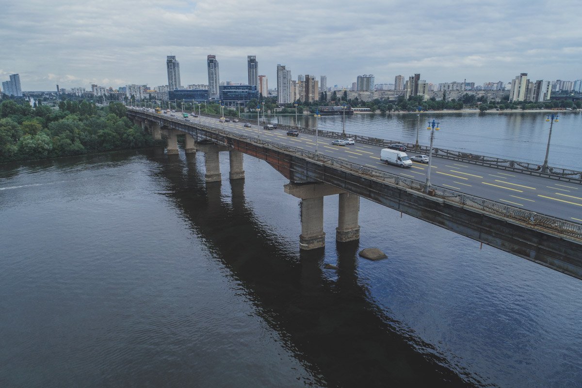 Однако ситуация меняется, стоит снизиться и приблизиться к дорожному полотну Однако ситуация меняется, стоит снизиться и приблизиться к дорожному полотну